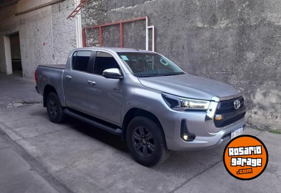 Camionetas - Toyota Hilux 2023 Diesel 56000Km - En Venta