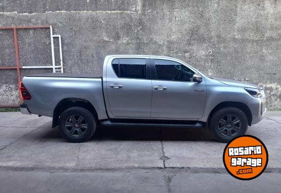 Camionetas - Toyota Hilux 2023 Diesel 56000Km - En Venta