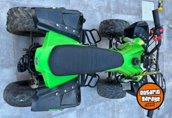 Cuatris y UTVs - Otra marca Cuatri 110cc 2014  1111Km - En Venta