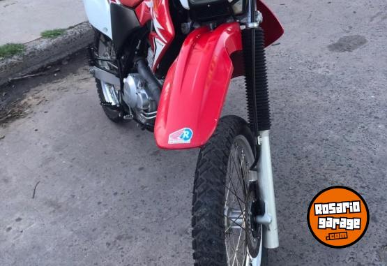 Motos - Honda Tornado 250 2018 Nafta 12000Km - En Venta