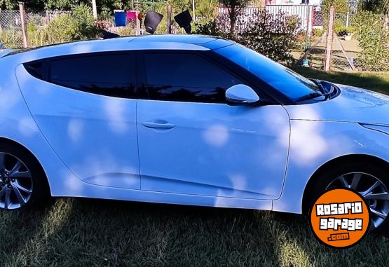 Autos - Hyundai Veloster 2017 Nafta 70000Km - En Venta