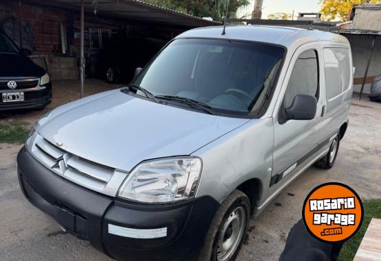 Utilitarios - Citroen Berlingo busines 2017 GNC 163000Km - En Venta