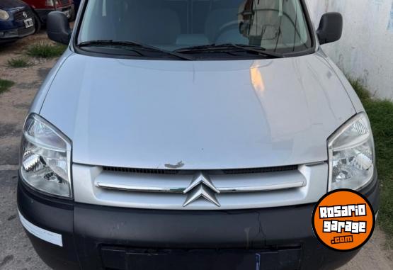 Utilitarios - Citroen Berlingo busines 2017 GNC 163000Km - En Venta