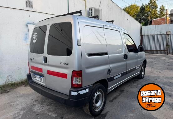 Utilitarios - Citroen Berlingo busines 2017 GNC 163000Km - En Venta