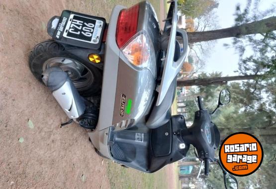 Motos - Honda Elite 125 cc. 2012 Nafta 24500Km - En Venta