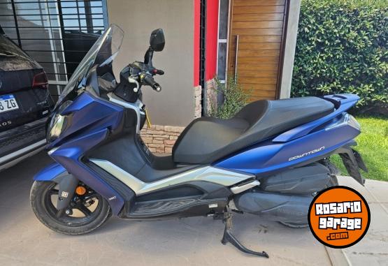 Motos - Kymco Downtown 350i TCS/ABS 2023 Nafta 6000Km - En Venta