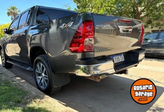 Camionetas - Toyota Hilux Srx 4x4 Automtica 2017 Diesel 200000Km - En Venta