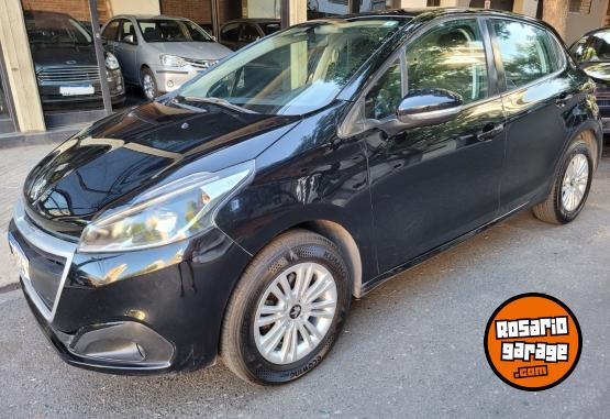 Autos - Peugeot 208 Active Plus 2017 Nafta 130000Km - En Venta