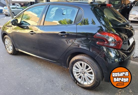 Autos - Peugeot 208 Active Plus 2017 Nafta 130000Km - En Venta