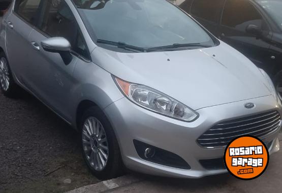 Autos - Ford Fiesta Titanium 2017 Nafta 48000Km - En Venta