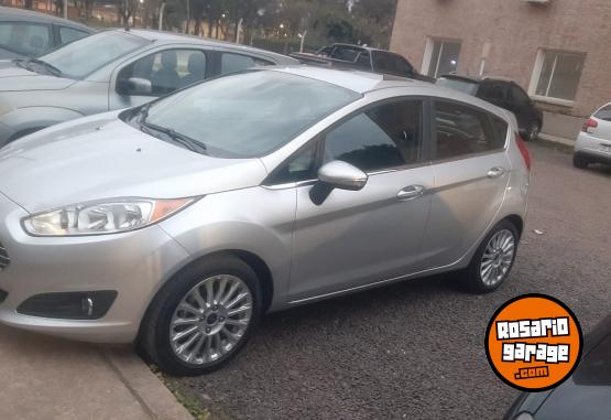 Autos - Ford Fiesta Titanium 2017 Nafta 48000Km - En Venta