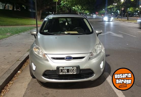 Autos - Ford Fiesta kinetic titanium 2012 Nafta 150000Km - En Venta