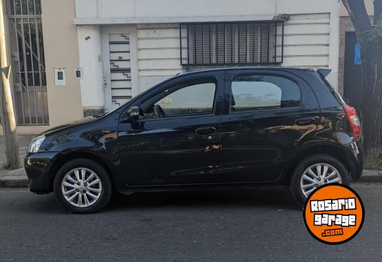 Autos - Toyota ETIOS XLS M/T PERMUTO 2015 Nafta 97000Km - En Venta