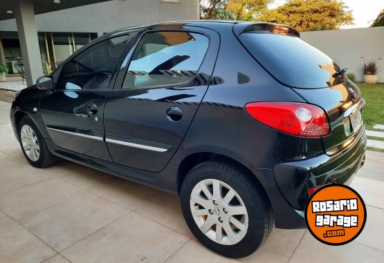 Autos - Peugeot 207 2011 Nafta 140000Km - En Venta