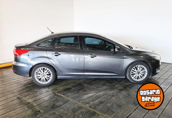 Autos - Ford FOCUS 4P 2,0L AT SE PLUS 2016 Nafta 76380Km - En Venta