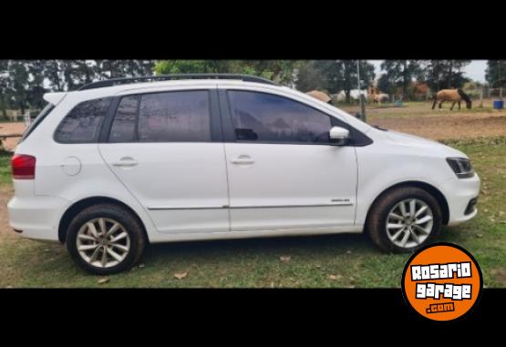 Autos - Volkswagen Suran 2015 Nafta 100000Km - En Venta