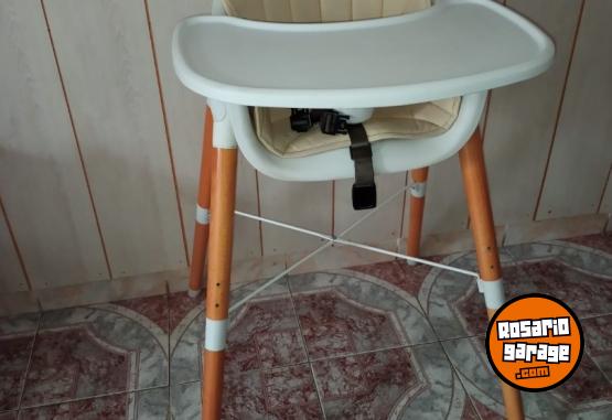 Artculos para beb - Silla de Comer Estocolmo Carestino - En Venta