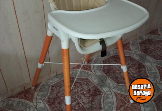 Artculos para beb - Silla de Comer Estocolmo Carestino - En Venta