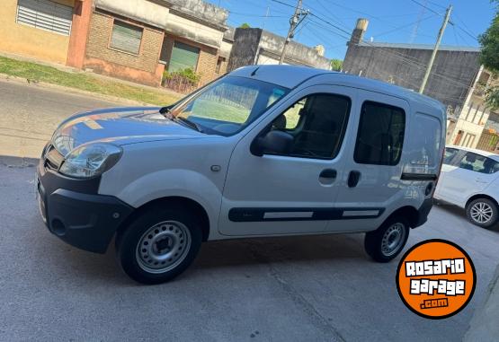 Utilitarios - Renault KANGOO 1.6 CONFORT 16V PH 2018 Nafta  - En Venta