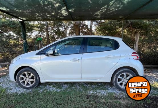 Autos - Peugeot 208 2016 Nafta 205000Km - En Venta