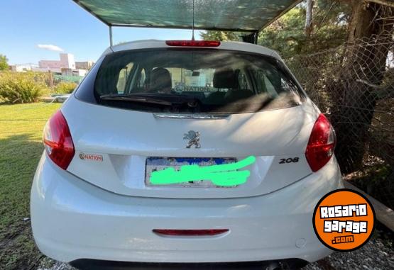 Autos - Peugeot 208 2016 Nafta 205000Km - En Venta