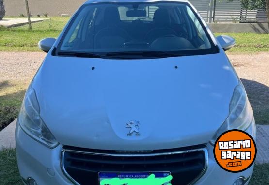 Autos - Peugeot 208 2016 Nafta 205000Km - En Venta