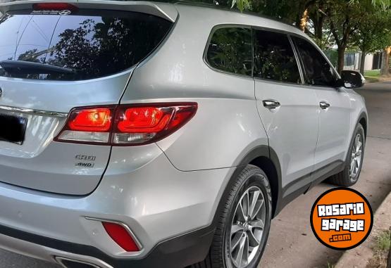 Camionetas - Hyundai GRAND SANTA FE 4X4 CRDI 2018 Diesel 77000Km - En Venta