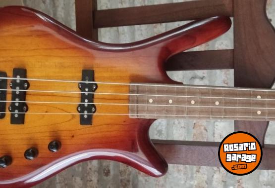 Instrumentos Musicales - Bajo electrico Kramer Jazz fretless - En Venta