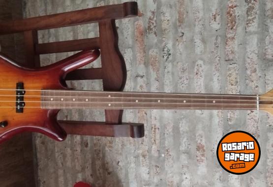 Instrumentos Musicales - Bajo electrico Kramer Jazz fretless - En Venta