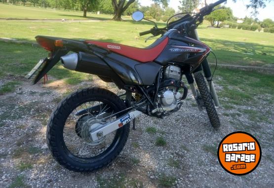 Motos - Honda Tornado 2015 Nafta 20500Km - En Venta