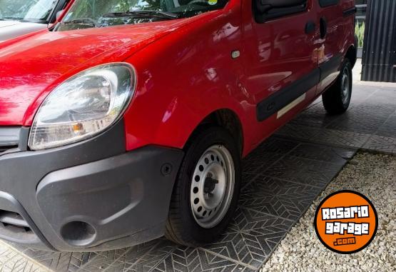 Utilitarios - Renault Kangoo 2017 GNC 95000Km - En Venta