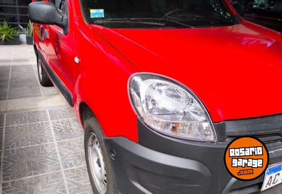 Utilitarios - Renault Kangoo 2017 GNC 95000Km - En Venta