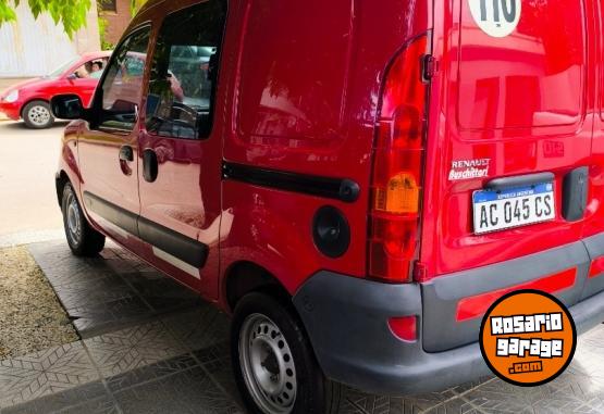 Utilitarios - Renault Kangoo 2017 GNC 95000Km - En Venta