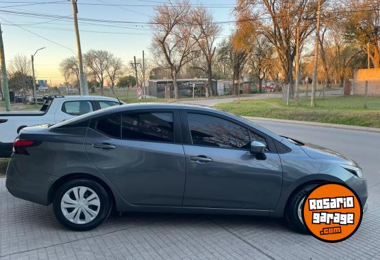 Autos - Nissan Versa Automatico 2022 Nafta  - En Venta