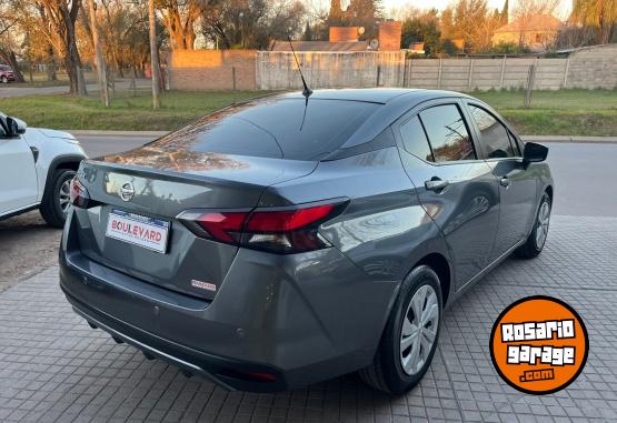 Autos - Nissan Versa Automatico 2022 Nafta  - En Venta