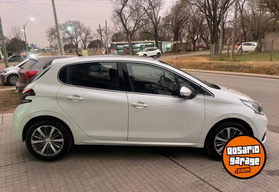 Autos - Peugeot 208 Feline 2017 Nafta  - En Venta