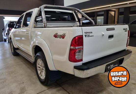 Camionetas - Toyota HILUX DC SRV 3.0L 4X4 MT 2015 Diesel 213000Km - En Venta