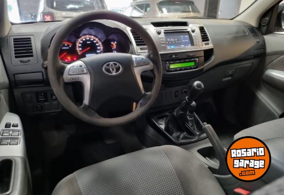 Camionetas - Toyota HILUX DC SRV 3.0L 4X4 MT 2015 Diesel 213000Km - En Venta