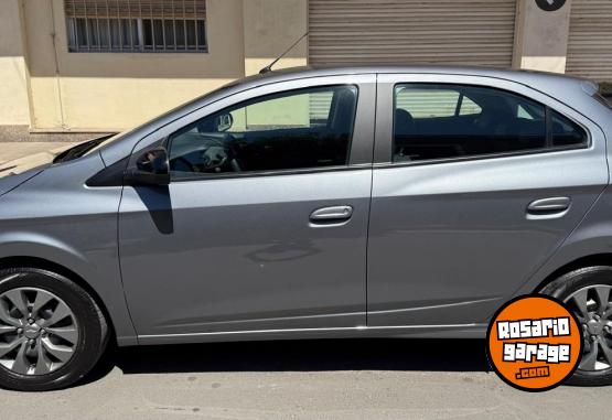 Autos - Chevrolet Onix versin Black 2023 Nafta 17000Km - En Venta