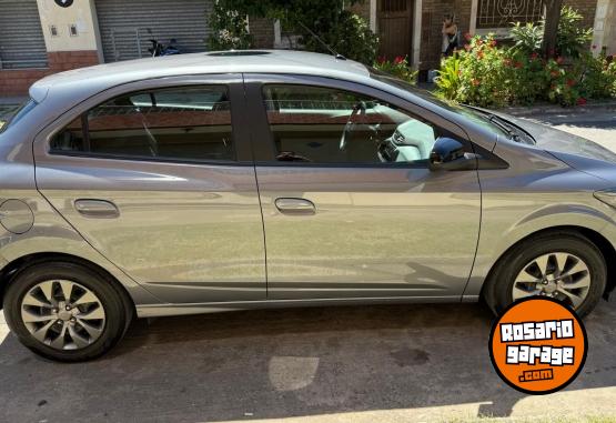 Autos - Chevrolet Onix versin Black 2023 Nafta 17000Km - En Venta