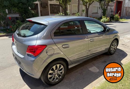 Autos - Chevrolet Onix versin Black 2023 Nafta 17000Km - En Venta