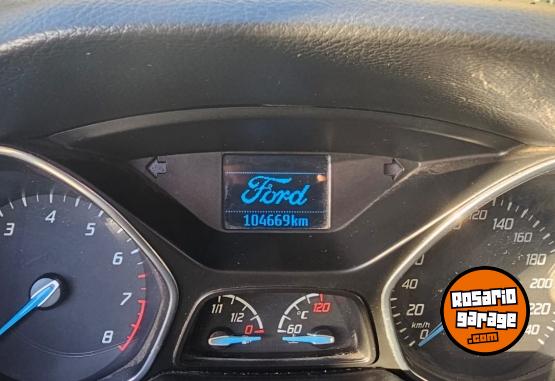 Autos - Ford Focus 2015 Nafta 104669Km - En Venta