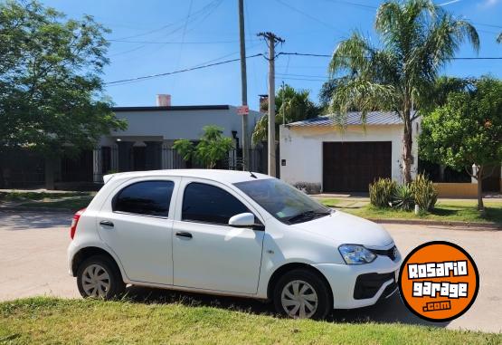 Autos - Toyota Etios 2018 Nafta 70000Km - En Venta