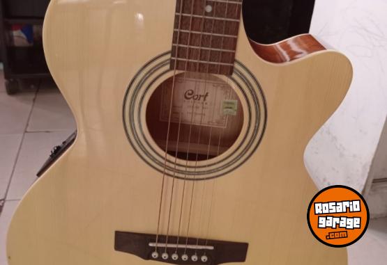 Instrumentos Musicales - Vendo guitarra Cort sfx met - En Venta