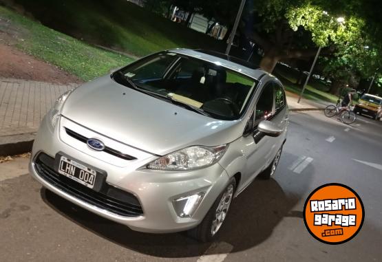 Autos - Ford Fiesta kinetic titanium 2012 Nafta 150000Km - En Venta