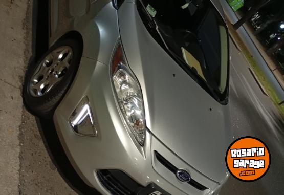 Autos - Ford Fiesta kinetic titanium 2012 Nafta 150000Km - En Venta