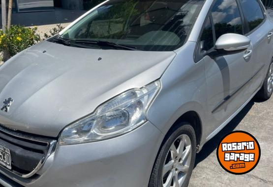 Autos - Peugeot 208 ALLURE TOUCHSCREEN 2013 Nafta 145000Km - En Venta