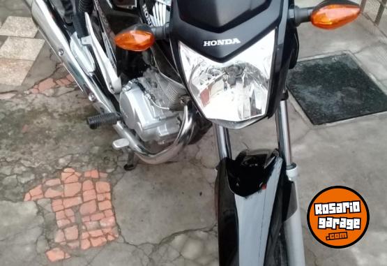 Motos - Honda New titan 2018 Nafta 25000Km - En Venta