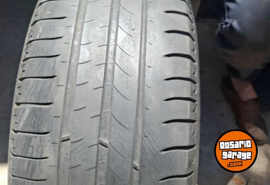 Accesorios para Autos - Vendo dos cubiertas michelin 195/55/16$90000 las dos - En Venta