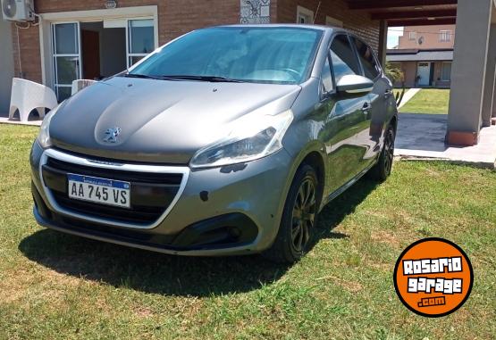 Autos - Peugeot Active 2016 Nafta 135000Km - En Venta